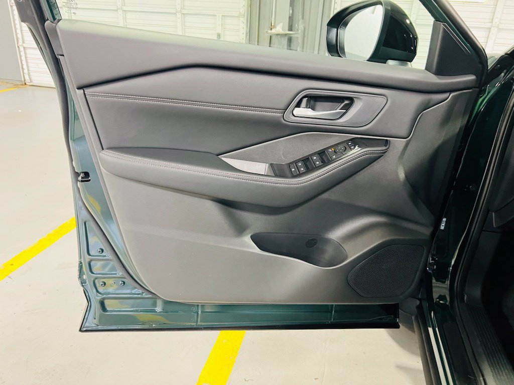 New 2026 Nissan Rogue Dark Armor FWD image 19