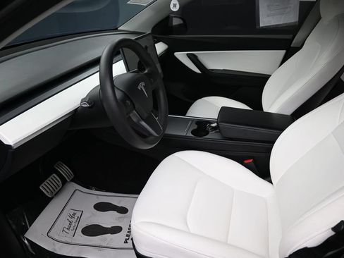 Used 2022 Tesla Model Y Performance AWD/4WD image 23