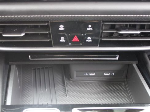 Certified 2025 Volkswagen Atlas SEL Premium R-Line image 18