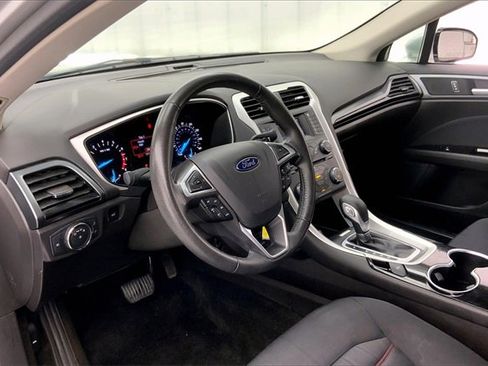 Used 2015 Ford Fusion SE w/ Equipment Group 201A image 16