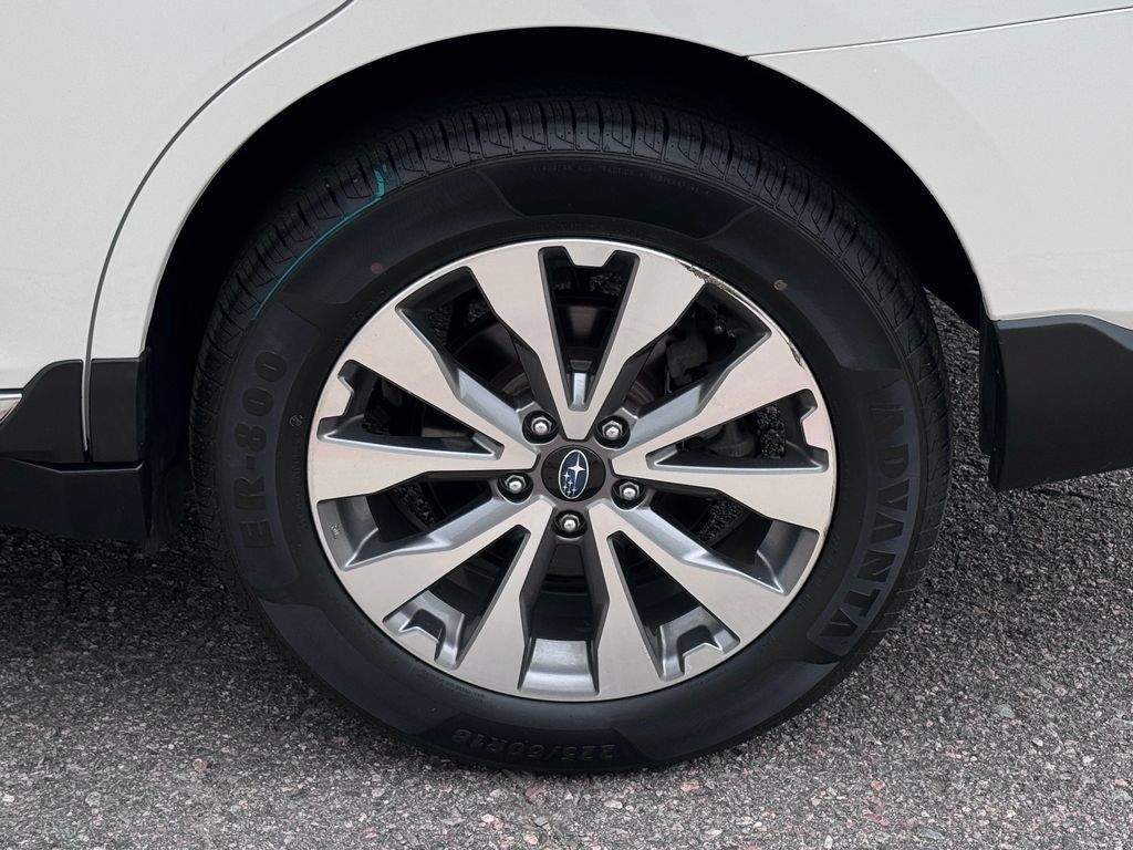 Used 2018 Subaru Outback 2.5i Touring w/ Popular Package #3 AWD/4WD image 17