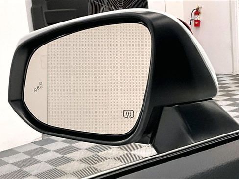 Used 2025 Toyota Grand Highlander AWD Hybrid image 34