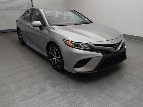 Used 2020 Toyota Camry SE FWD image 13