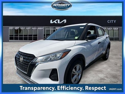 Used 2021 Nissan Kicks S image 6