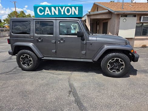 Used 2016 Jeep Wrangler Unlimited Rubicon AWD/4WD image 2