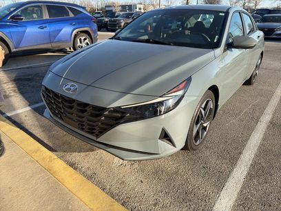 Used 2023 Hyundai Elantra SEL w/ Convenience Package