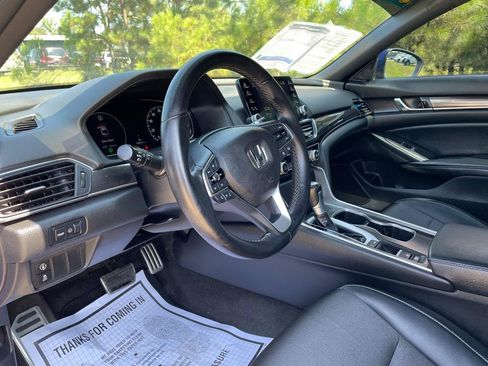 Used 2018 Honda Accord Sport image 12