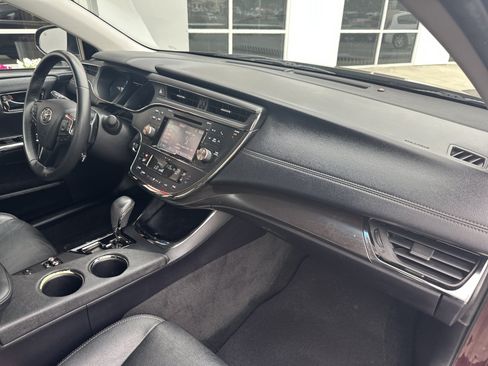 Used 2017 Toyota Avalon XLE w/ Carpet Mat Package FWD image 27