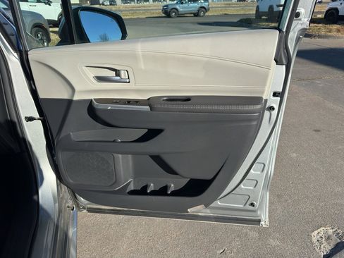 Used 2024 Toyota Sienna XLE image 28