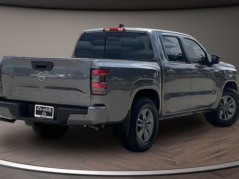 Used 2025 Nissan Frontier SV RWD image 2