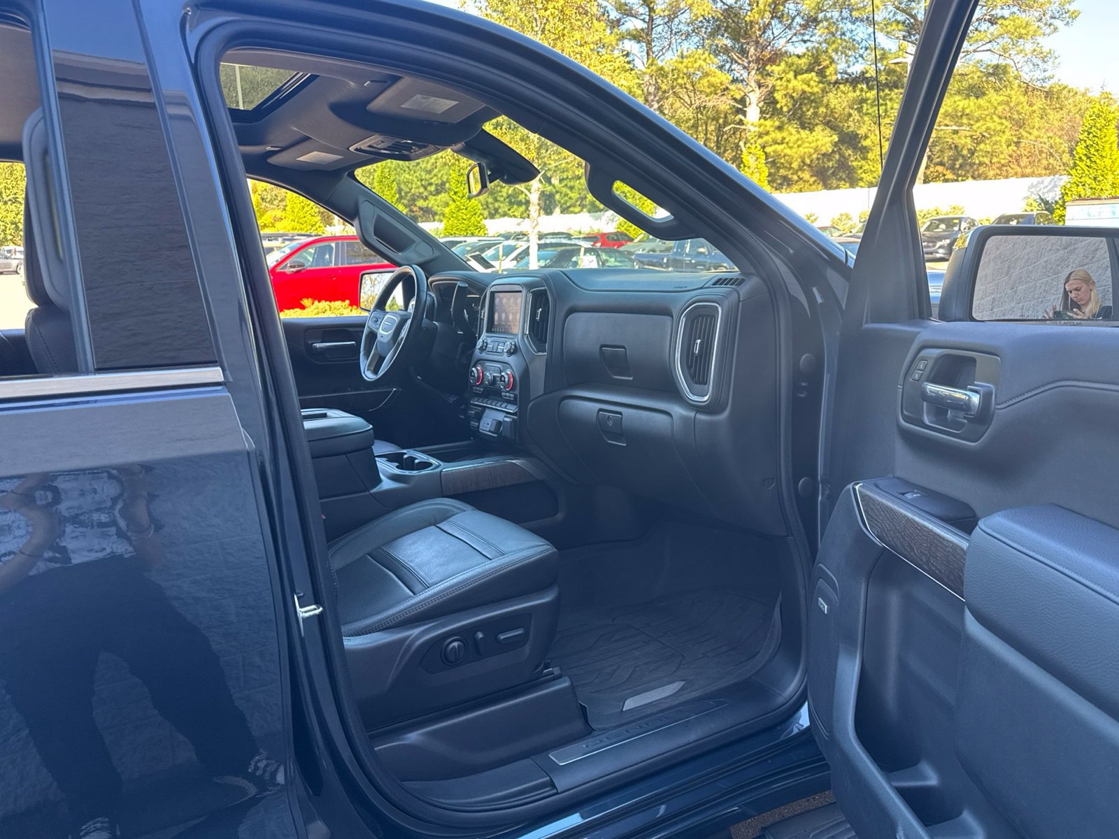 Used 2022 GMC Sierra 1500 Denali w/ Driver Alert Package II AWD/4WD image 37