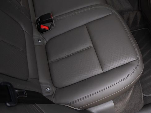 New 2026 Porsche Macan image 39