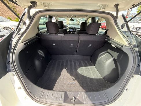 Used 2018 Nissan Leaf SV w/ Protection Package image 11