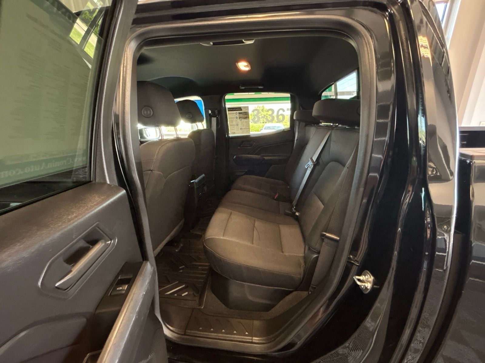 Used 2024 Chevrolet Colorado Trail Boss w/ Technology Package AWD/4WD image 11