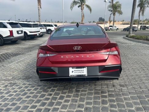 New 2025 Hyundai Elantra SEL image 29