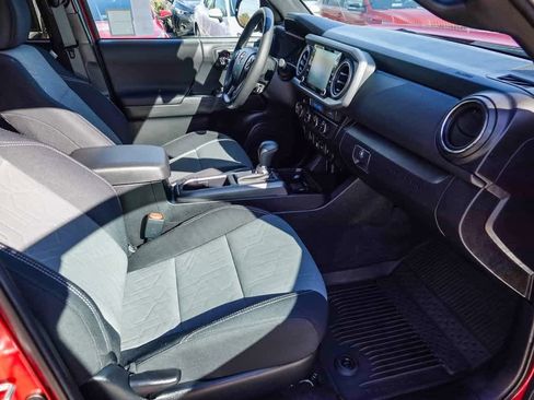 Used 2023 Toyota Tacoma TRD Off-Road image 15