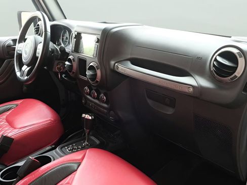 Used 2016 Jeep Wrangler Unlimited Sport w/ Connectivity Group AWD/4WD image 26