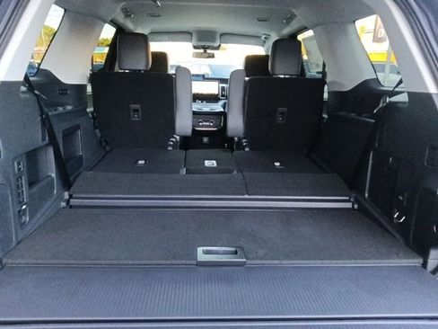 New 2026 Ford Expedition Active image 30