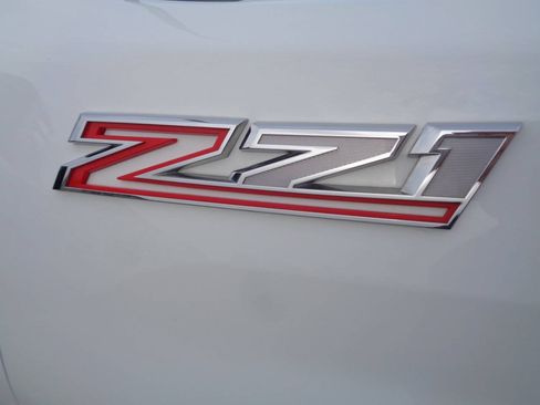 Used 2023 Chevrolet Silverado 2500 LT AWD/4WD image 23