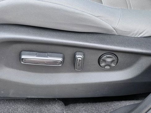 Used 2019 Honda CR-V EX image 12