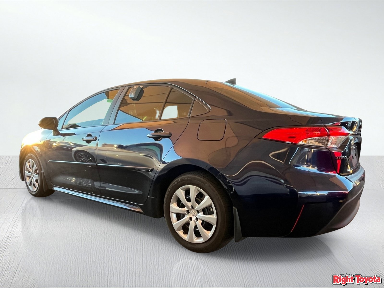 Used 2026 Toyota Corolla LE FWD image 3