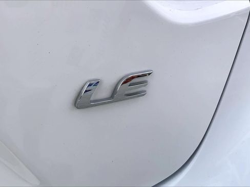 Used 2025 Toyota Corolla LE FWD image 10