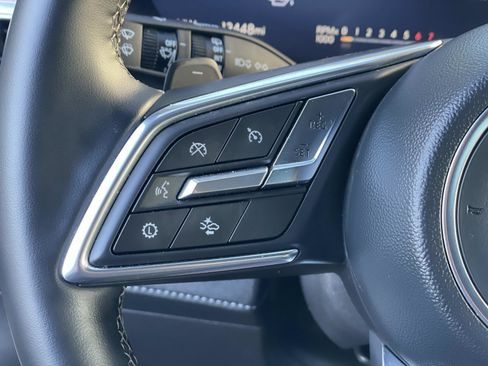 Used 2025 Buick Enclave Preferred image 11