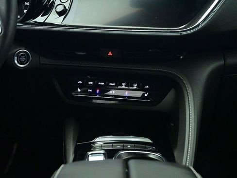 Used 2021 Buick Envision Essence w/ Sport Touring Package image 38