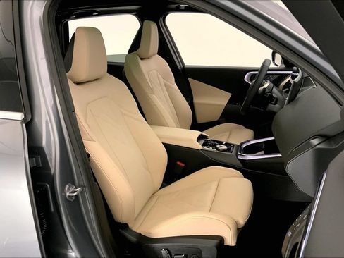 Used 2025 BMW X3 xDrive30i w/ Premium Package AWD/4WD image 6
