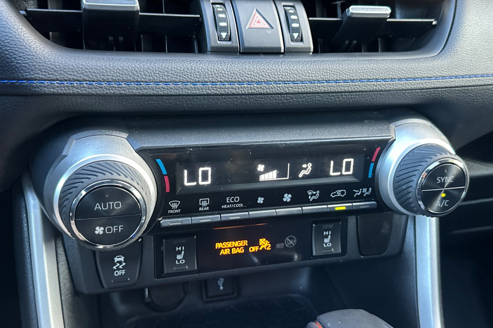 Used 2021 Toyota RAV4 XSE w/ XSE Grade Weather Package AWD/4WD image 17