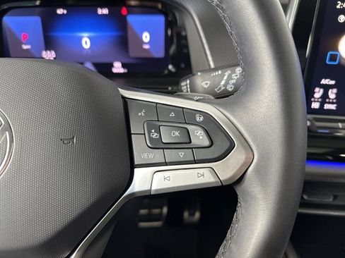 Used 2025 Volkswagen Atlas Peak Edition SE image 16