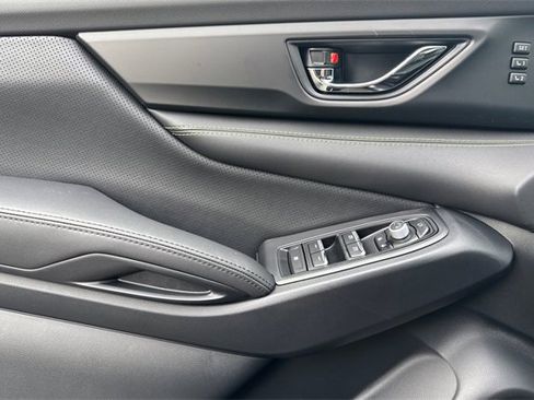 Used 2025 Subaru Ascent Bronze Edition w/ Popular Package #2 image 8