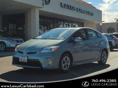 Used 2015 Toyota Prius Four FWD image 1