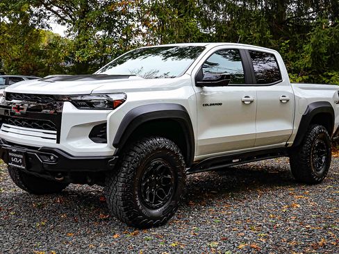 Used 2024 Chevrolet Colorado ZR2 w/ ZR2 Bison Edition image 3