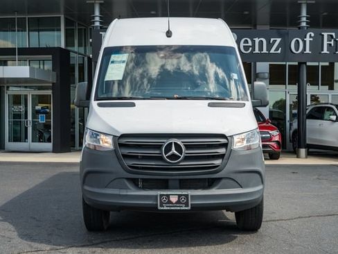 Used 2024 Mercedes-Benz Sprinter 2500 image 2