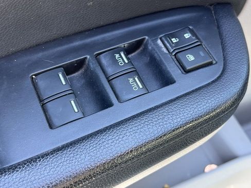 Used 2017 Honda Pilot Touring image 10