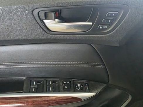 Used 2017 Acura TLX w/ Technology Package image 12
