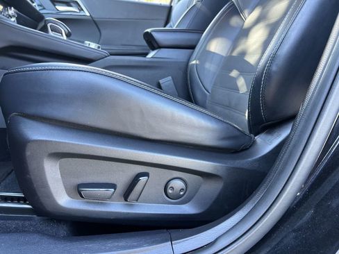 Used 2024 Mitsubishi Outlander SE Black Edition image 12