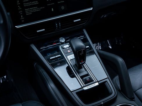 Used 2019 Porsche Cayenne AWD/4WD image 12