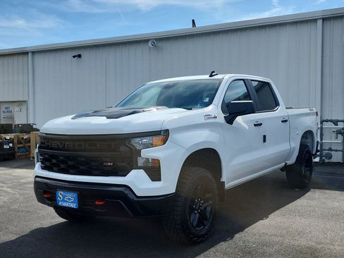 New 2026 Chevrolet Silverado 1500 Custom Trail Boss AWD/4WD image 1