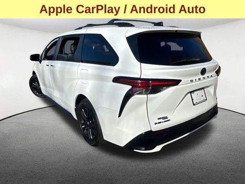 Certified 2025 Toyota Sienna XSE image 9