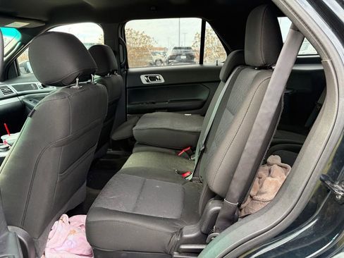 Used 2015 Ford Explorer XLT w/ Equipment Group 201A image 9