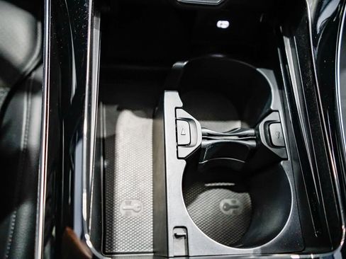 Used 2023 Mercedes-Benz C 300 Sedan image 22