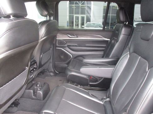 Used 2024 Jeep Grand Cherokee L Limited w/ Luxury Tech Group II image 41