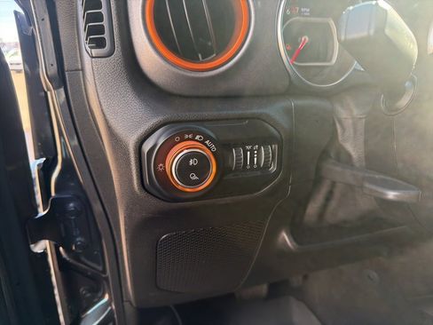 Used 2021 Jeep Gladiator Mojave image 10