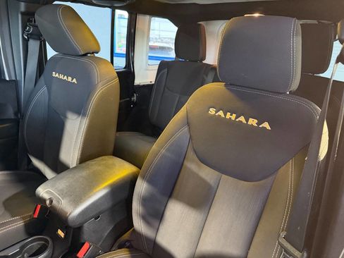 Used 2014 Jeep Wrangler Unlimited Sahara w/ Dual Top Group image 16