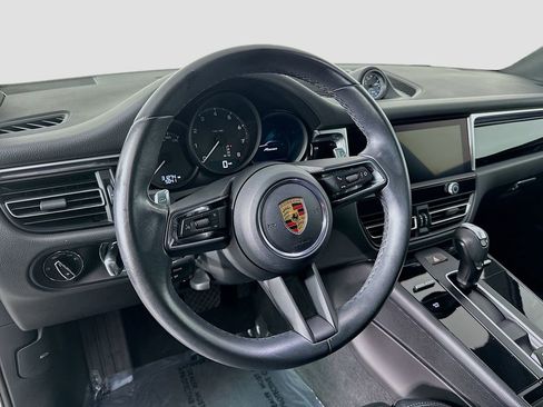 Certified 2022 Porsche Macan AWD/4WD image 12
