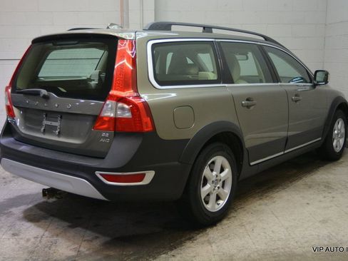 Used 2010 Volvo XC70 3.2 image 4