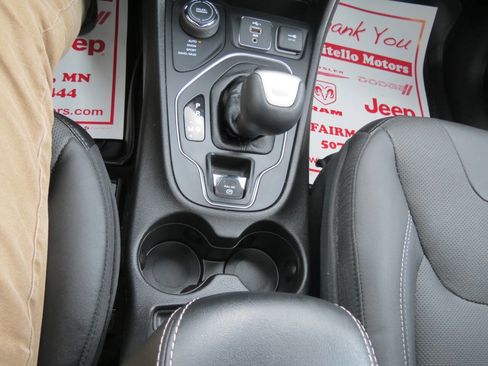 Used 2021 Jeep Cherokee Latitude Lux 80th Anniv w/ Quick Order Package 26U 80TH AWD/4WD image 24