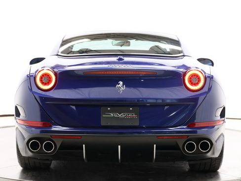 Used 2017 Ferrari California T image 70